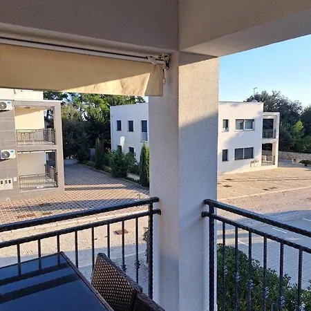 Lozancic Apartment Vir