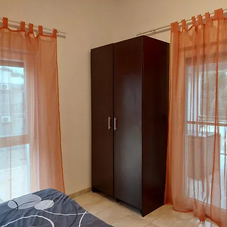 Lozancic Apartment Vir