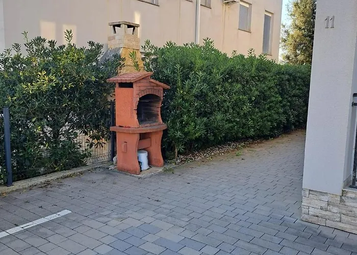 Lozancic Apartment Vir